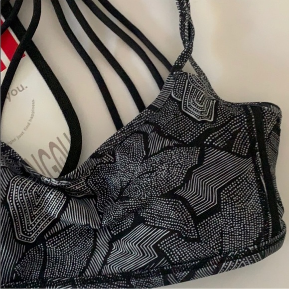 🍋lululemon Lighten Uo Bra - Picture 5 of 7